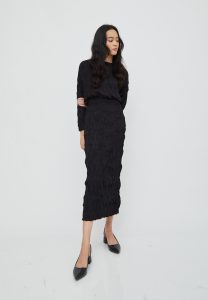 Textura Skirt in Black