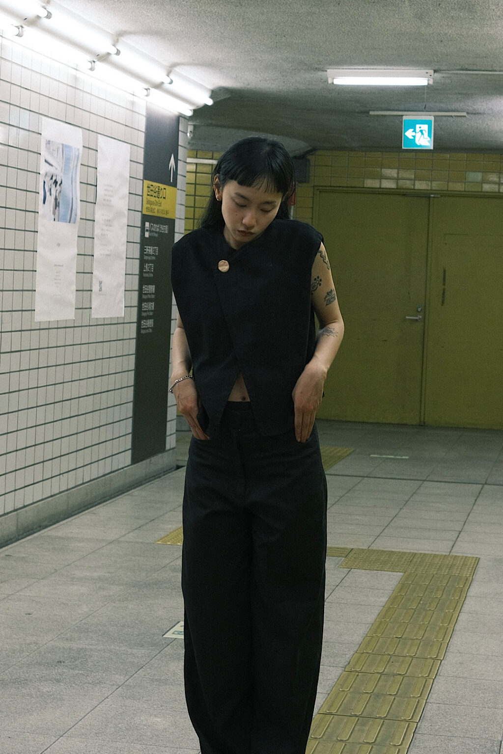 Yuka Vest Black - Image 7