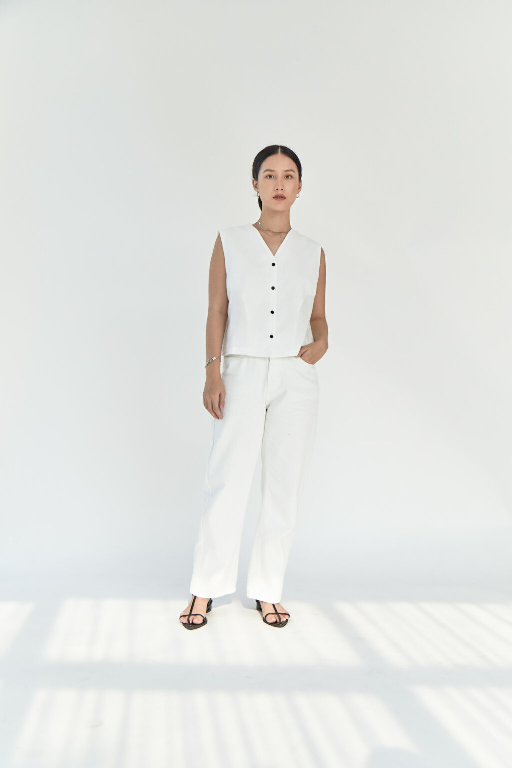 Studio Now Mercedes Vest White - Image 3