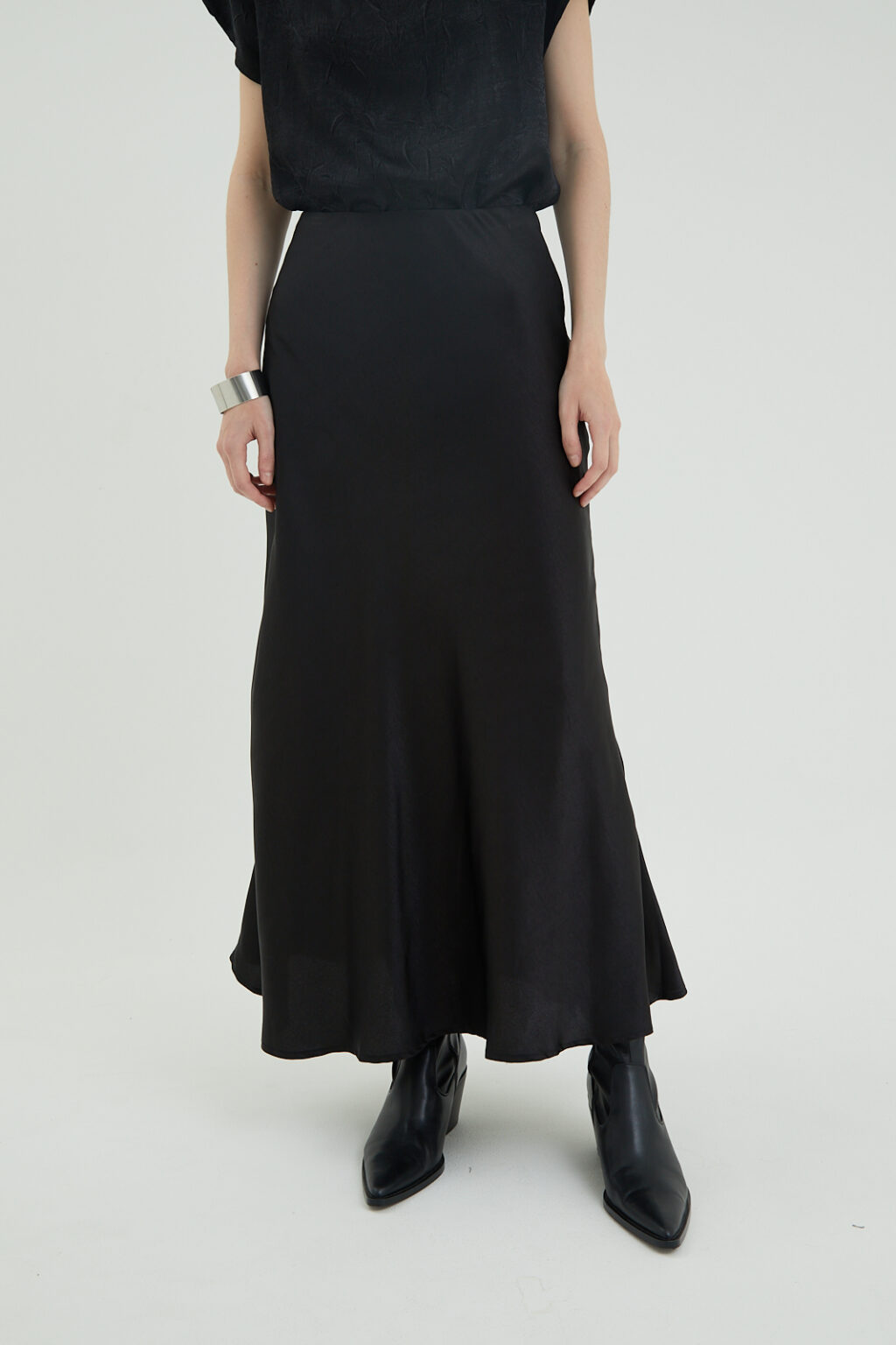 Gia Skirt Black - Image 9