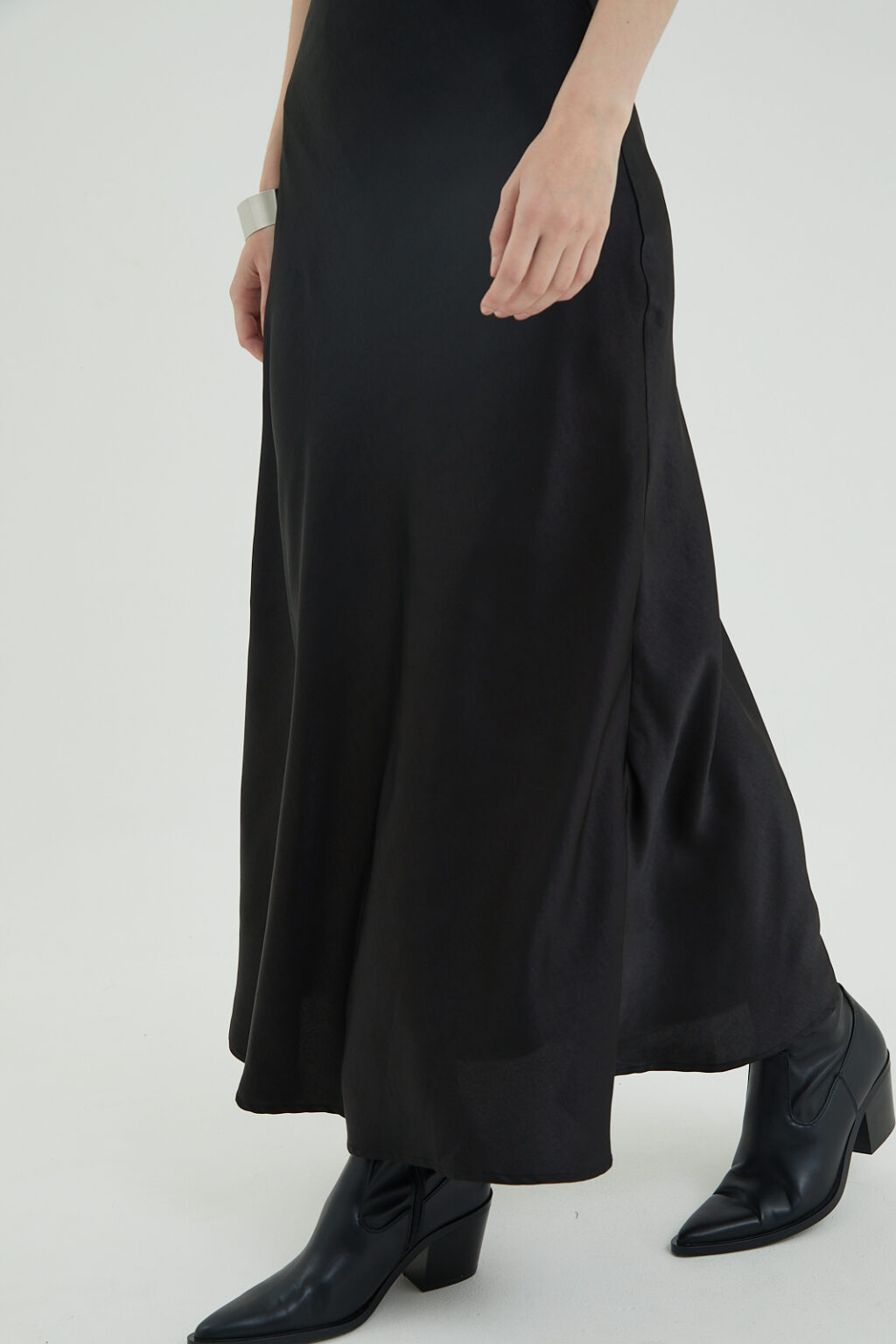 Gia Skirt Black - Image 8