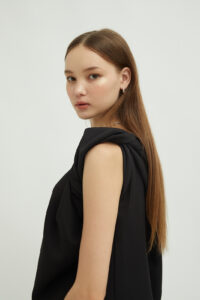 Noa Twist Top Black