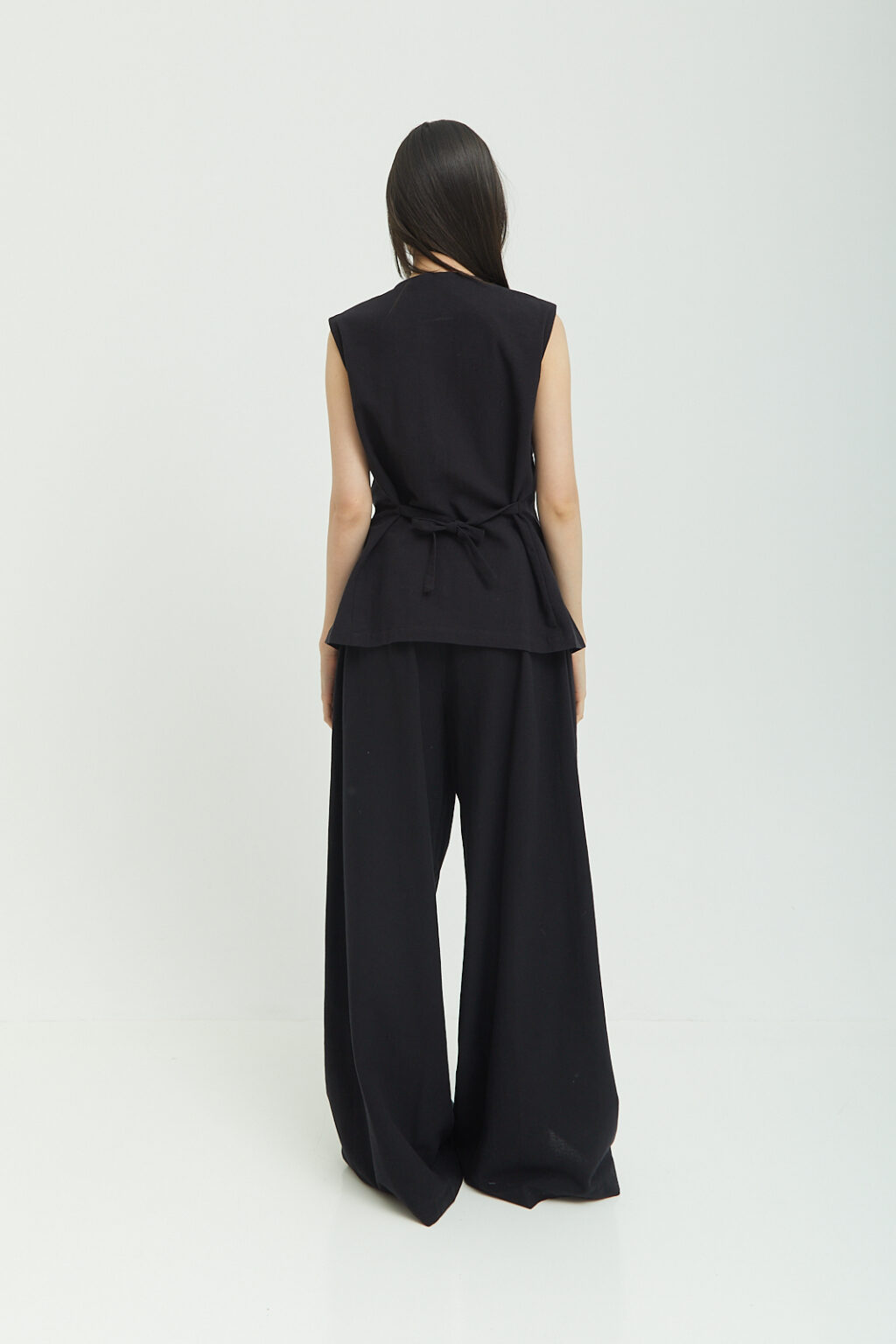 Mia Vest Black - Image 5