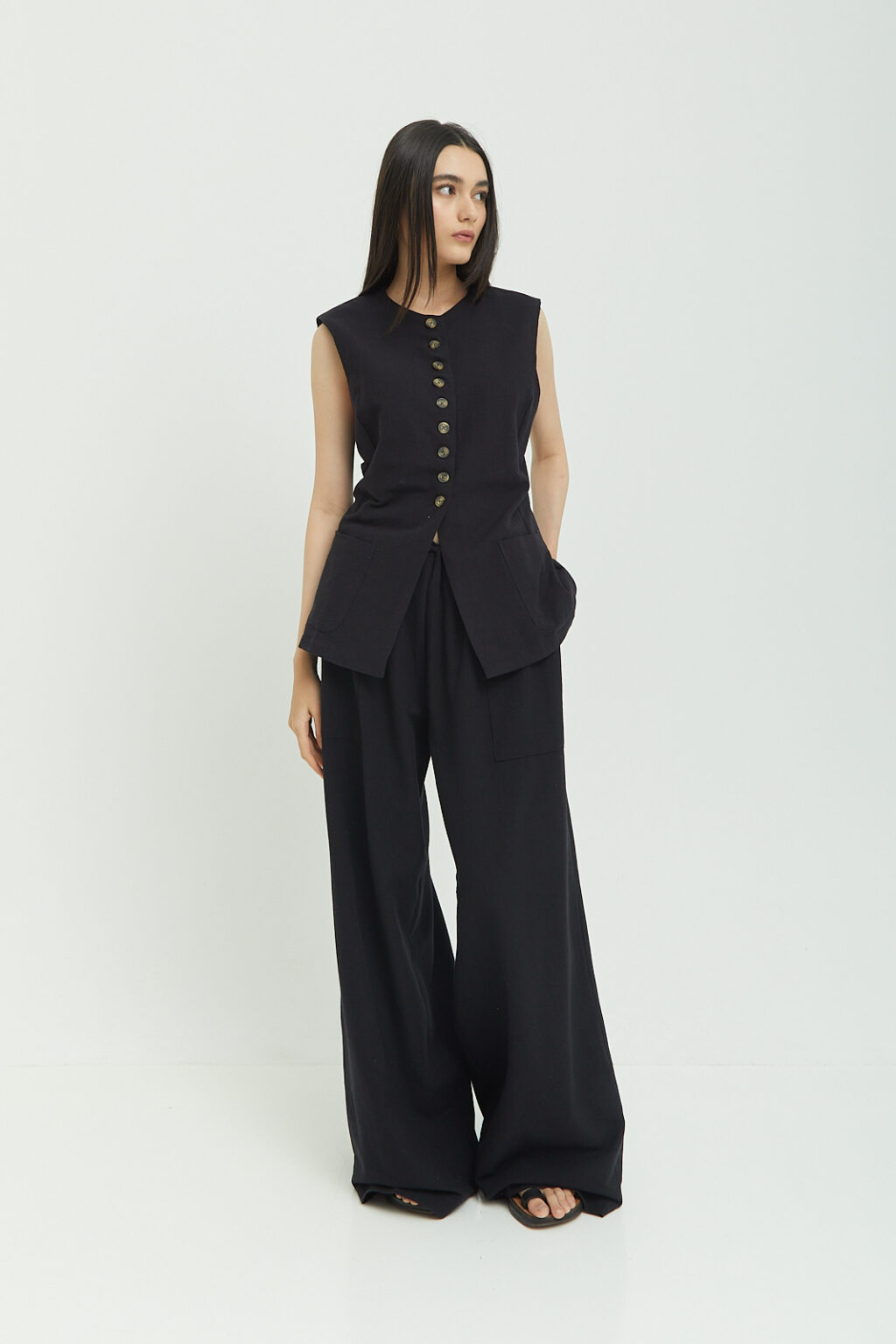 Mia Vest Black - Image 3
