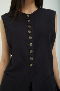 Mia Vest Black
