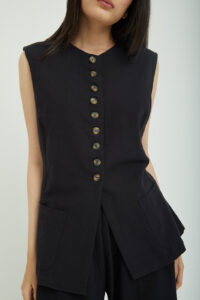 Mia Vest Black
