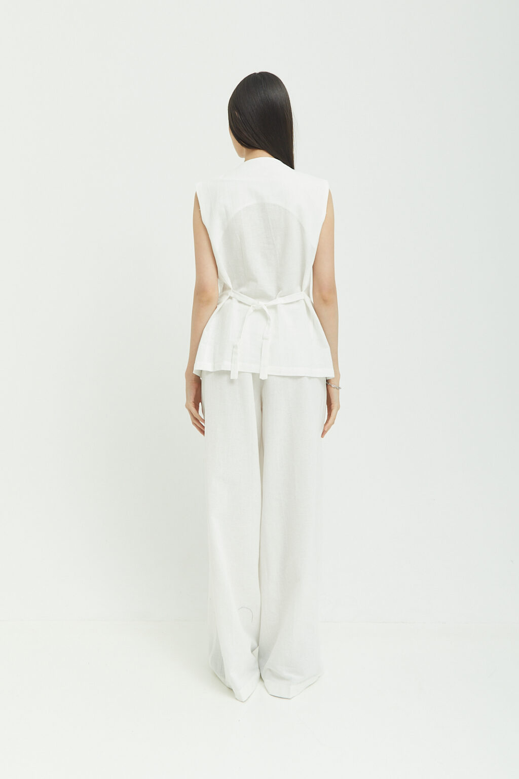 Mia Vest White Linen - Image 4