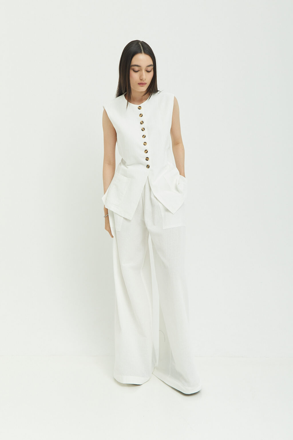 Mia Vest White Linen - Image 3