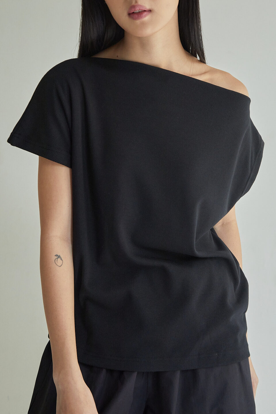Studio Now Everra Asymmetric Top Black