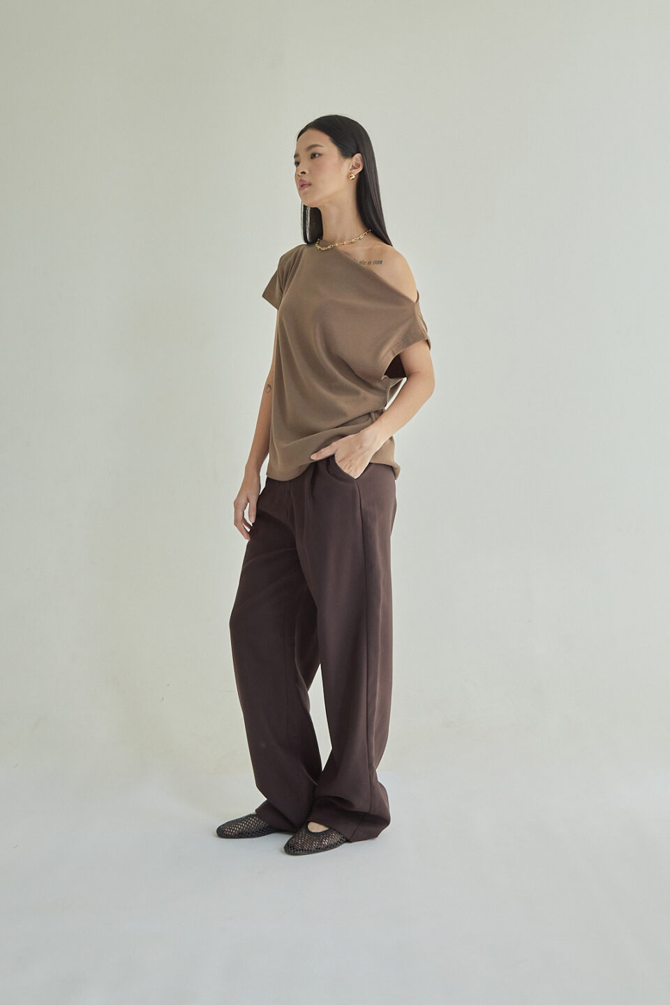 Studio Now Everra Asymmetric Top Mocca - Image 4