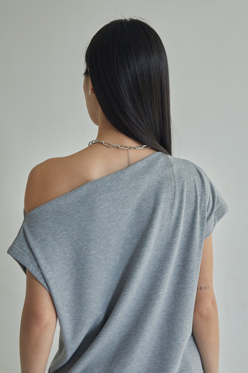 Studio Now Everra Asymmetric Top Grey - Image 5