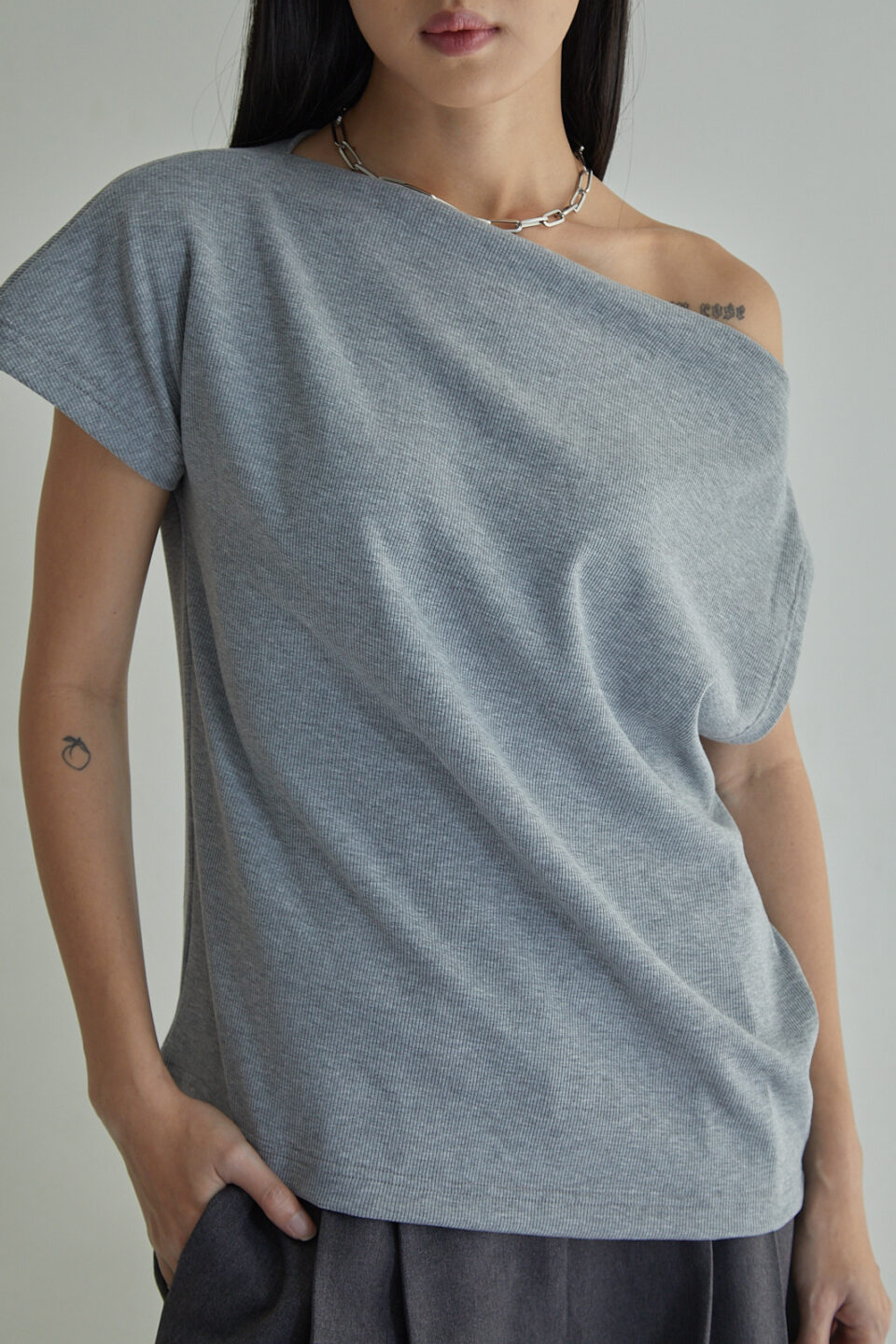 Studio Now Everra Asymmetric Top Grey - Image 6