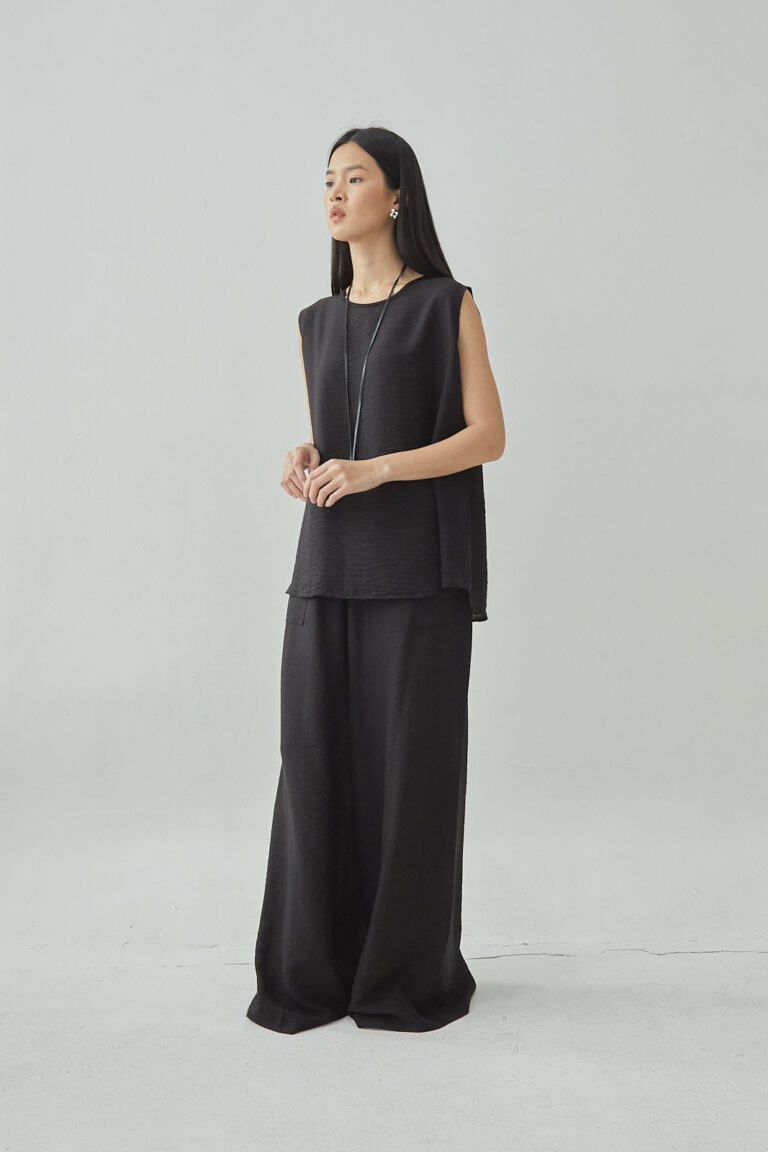 Studio Now Noire Tank Black - Free Size