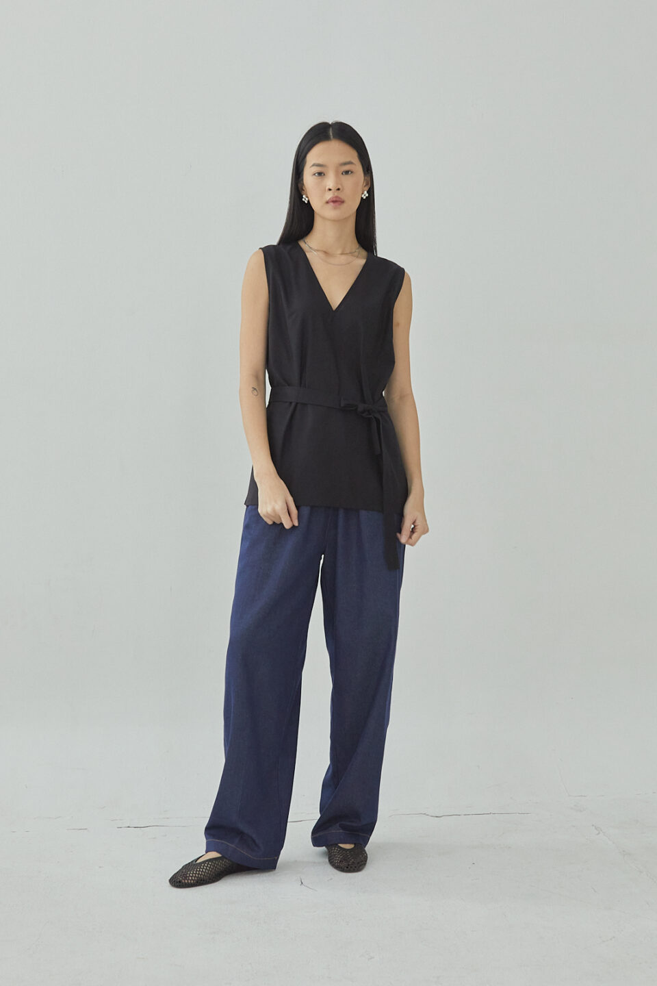 Studio Now Forme Sleeveless Tank Black - Image 2