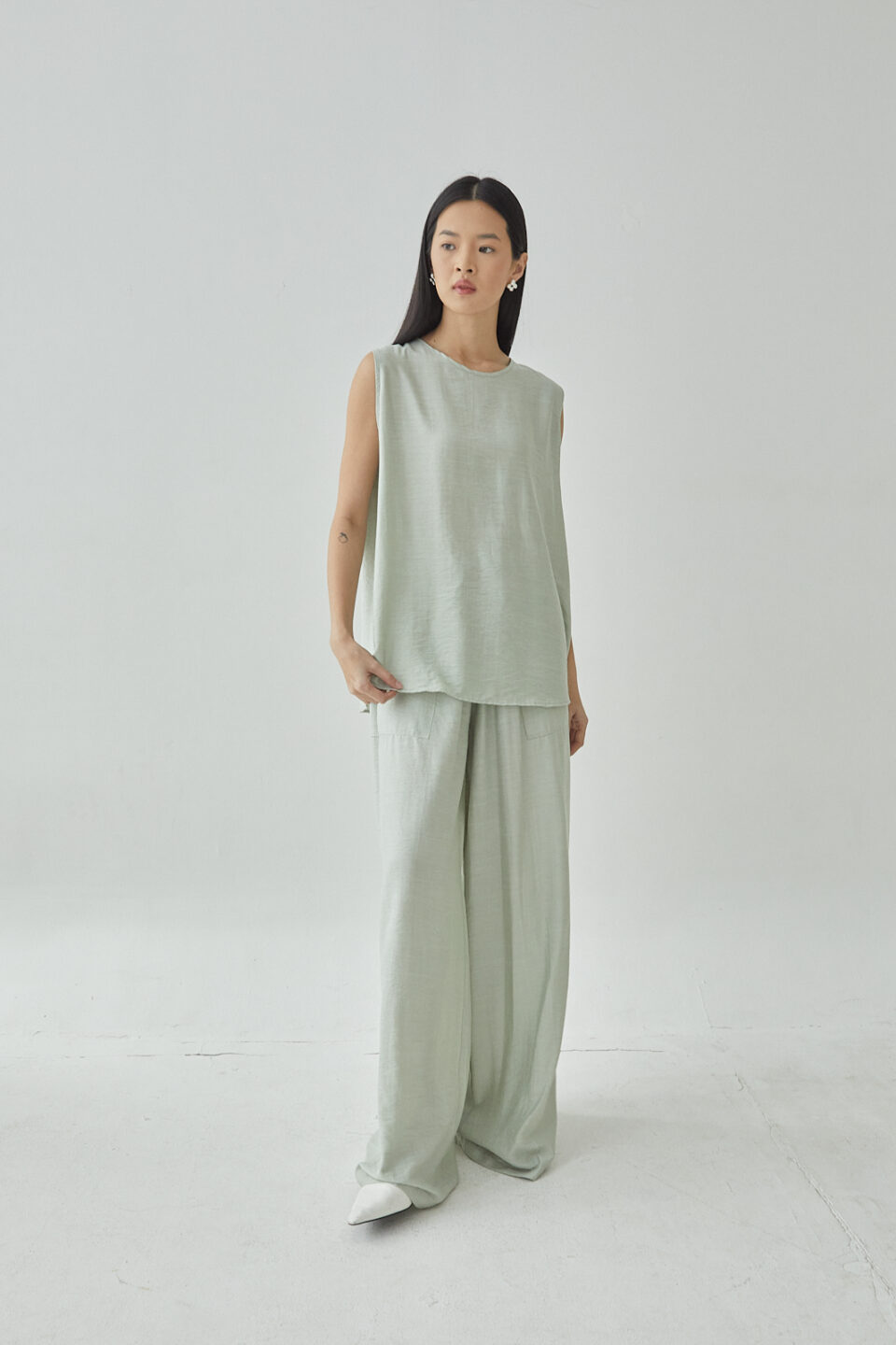 Studio Now Noire Tank Sage - Image 3