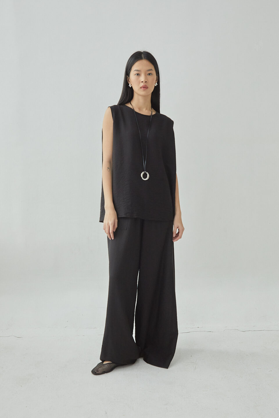 Studio Now Noire Tank Black - Image 3