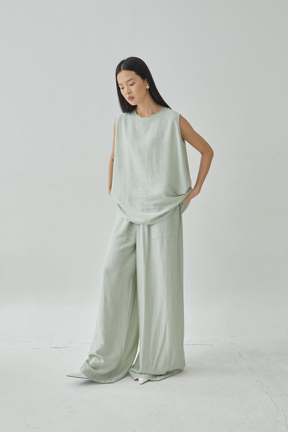 Studio Now Noire Tank Sage - Image 4