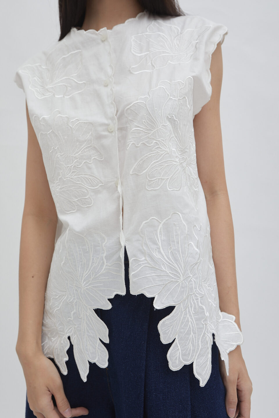Aimee Embroidery Vest White - Image 8