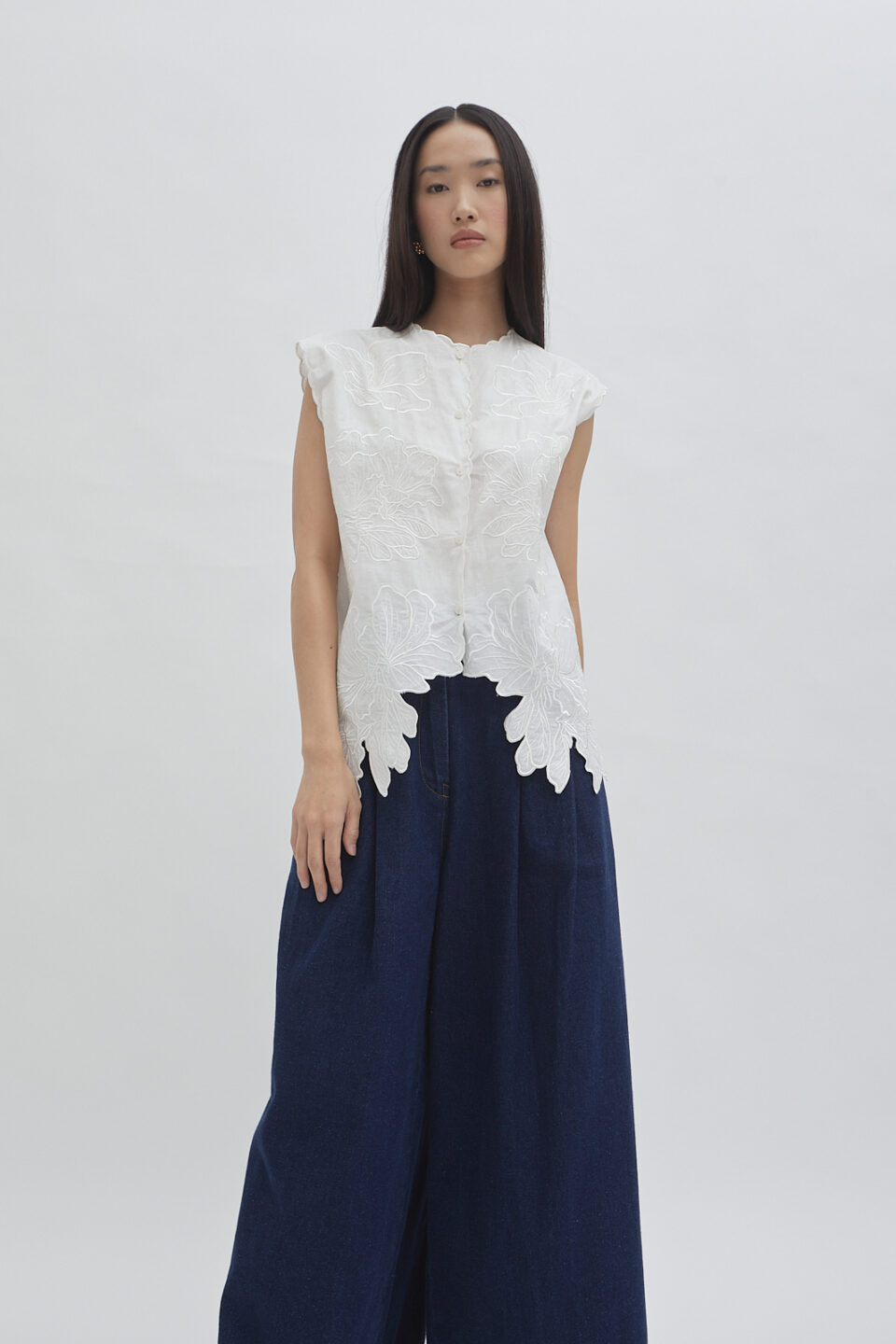 Aimee Embroidery Vest White - Image 9