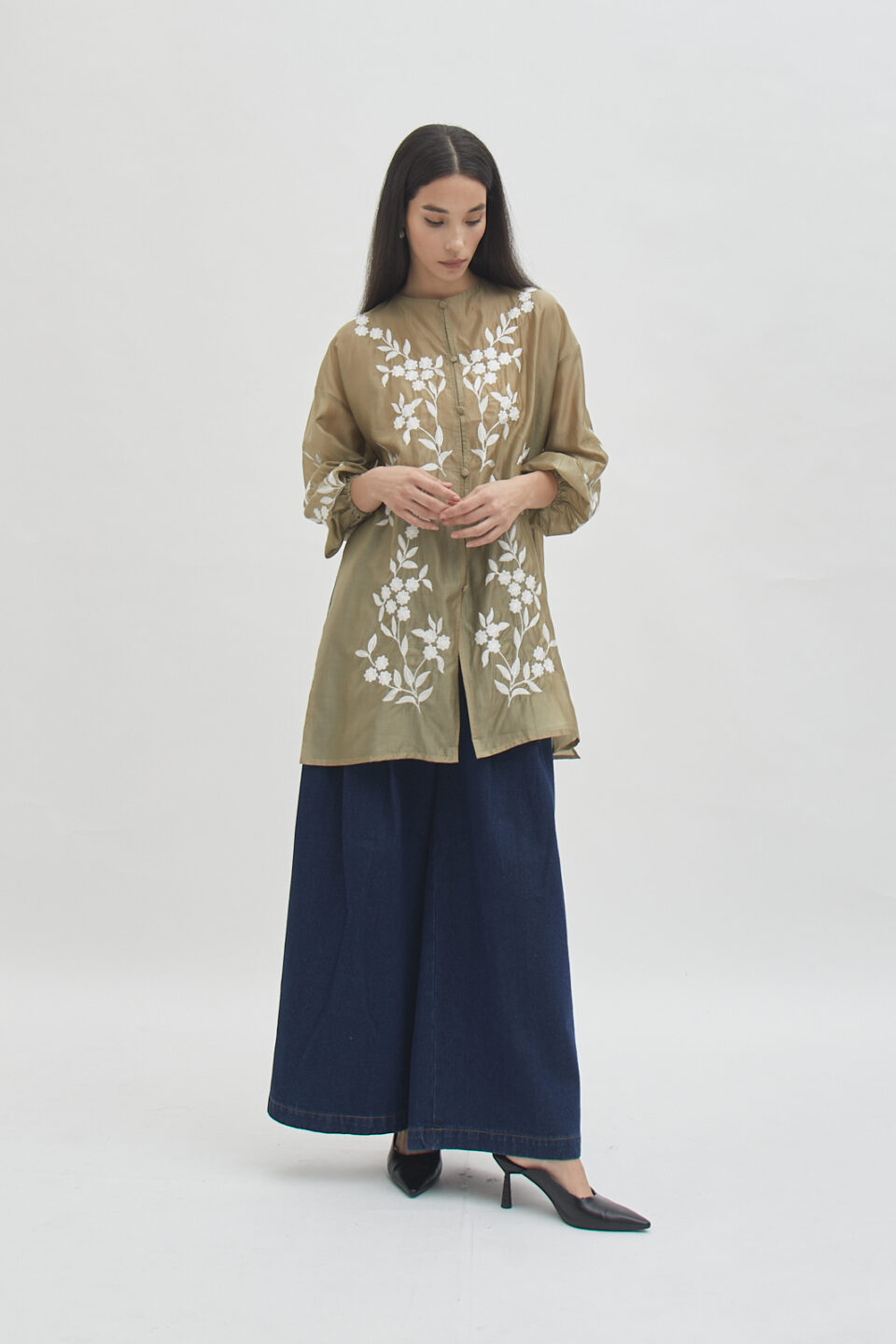Savoy embroidered shirt in bronze - Image 5