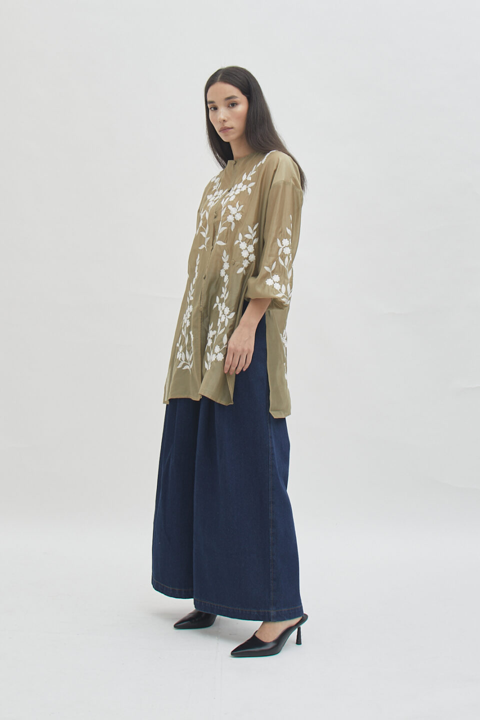 Savoy embroidered shirt in bronze - Image 4