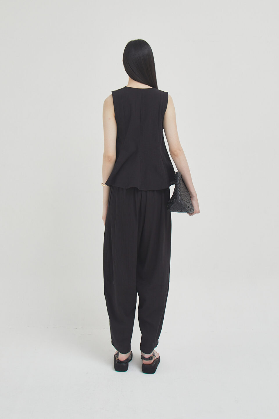 Angle Top Black - Image 5
