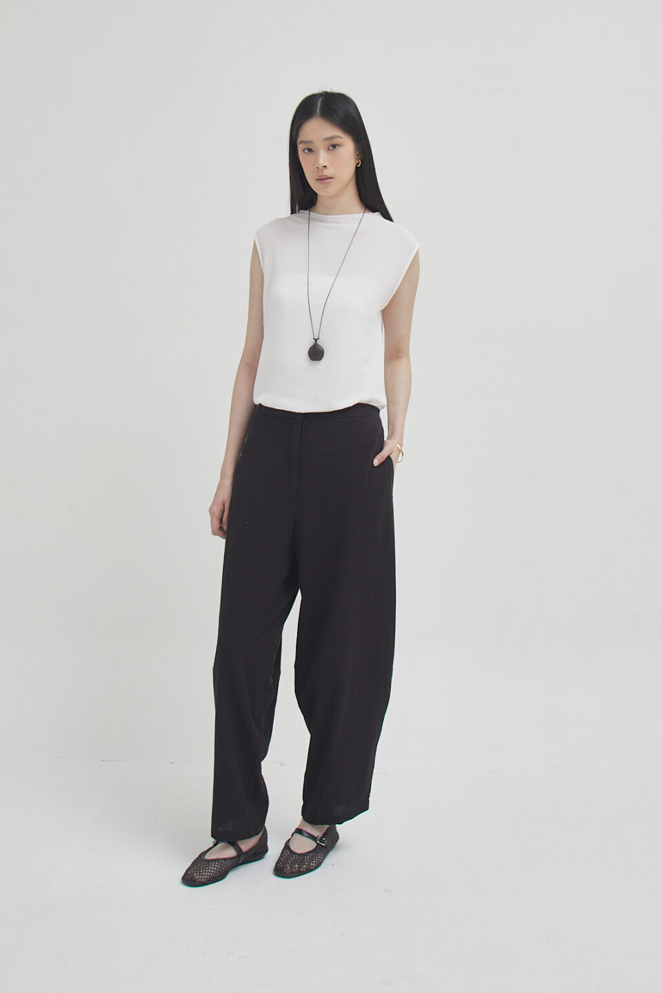 Curve Pants Black - Image 4