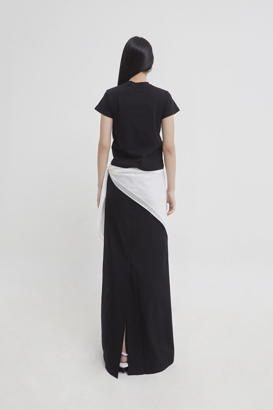 Cora T-Shirts Black - Image 6