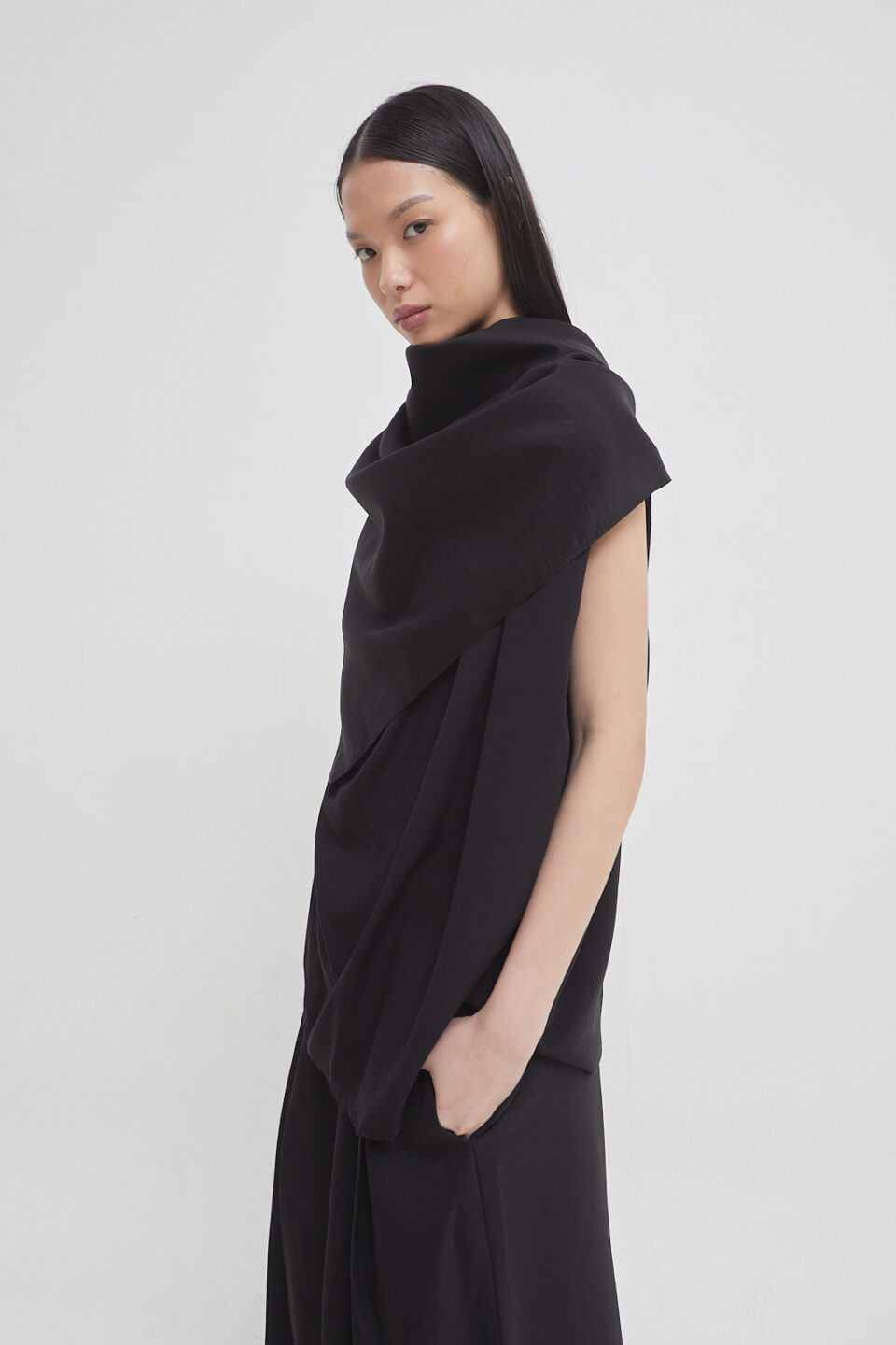 Field Scarf Black - Image 5