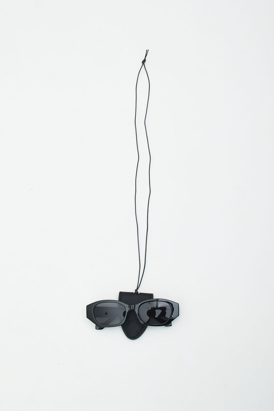 Gavoy faux leather holder Necklace - Image 5