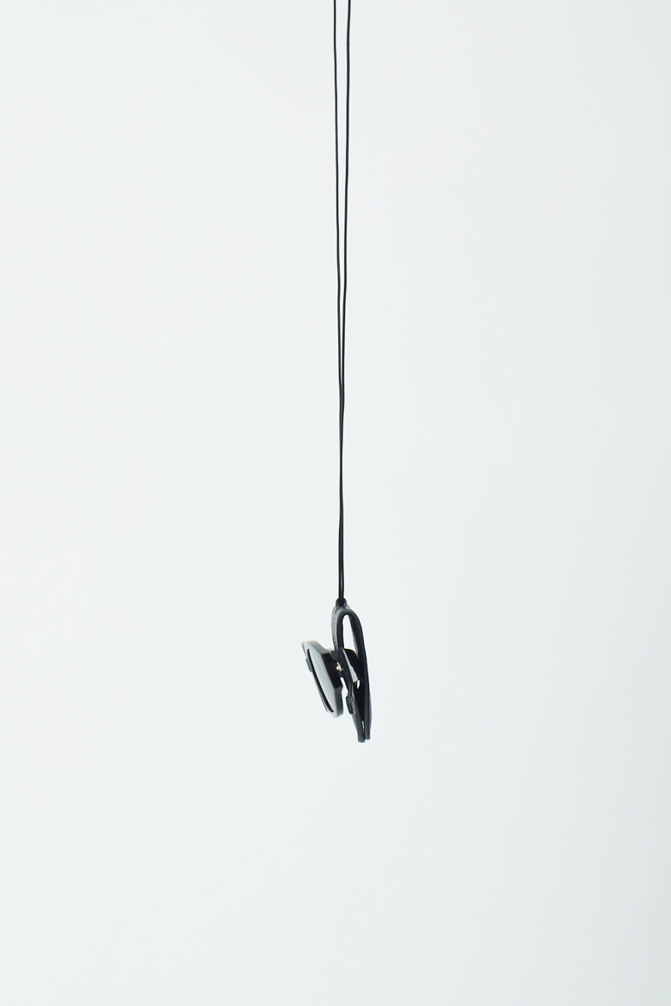 Gavoy faux leather holder Necklace - Image 4