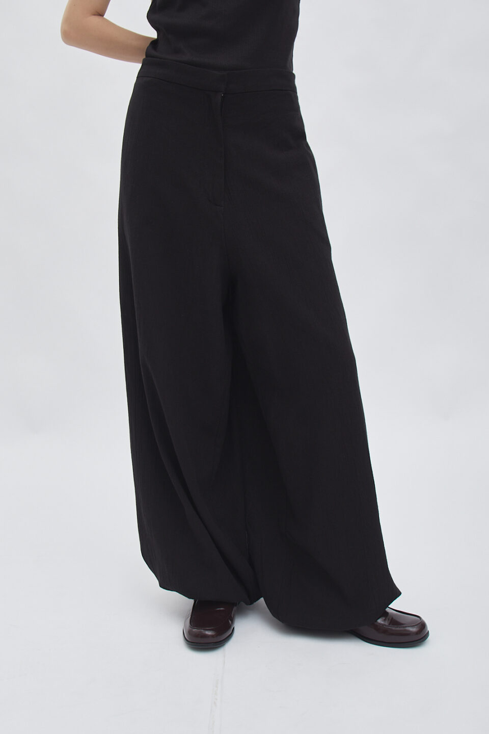 Aalto Ballon Pants Black - Image 2