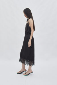 Veil sateen skirt black