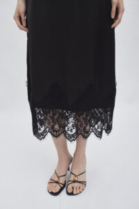 Veil sateen skirt black