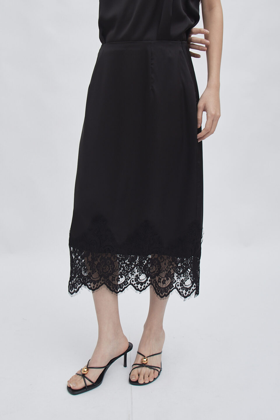 Veil sateen skirt black