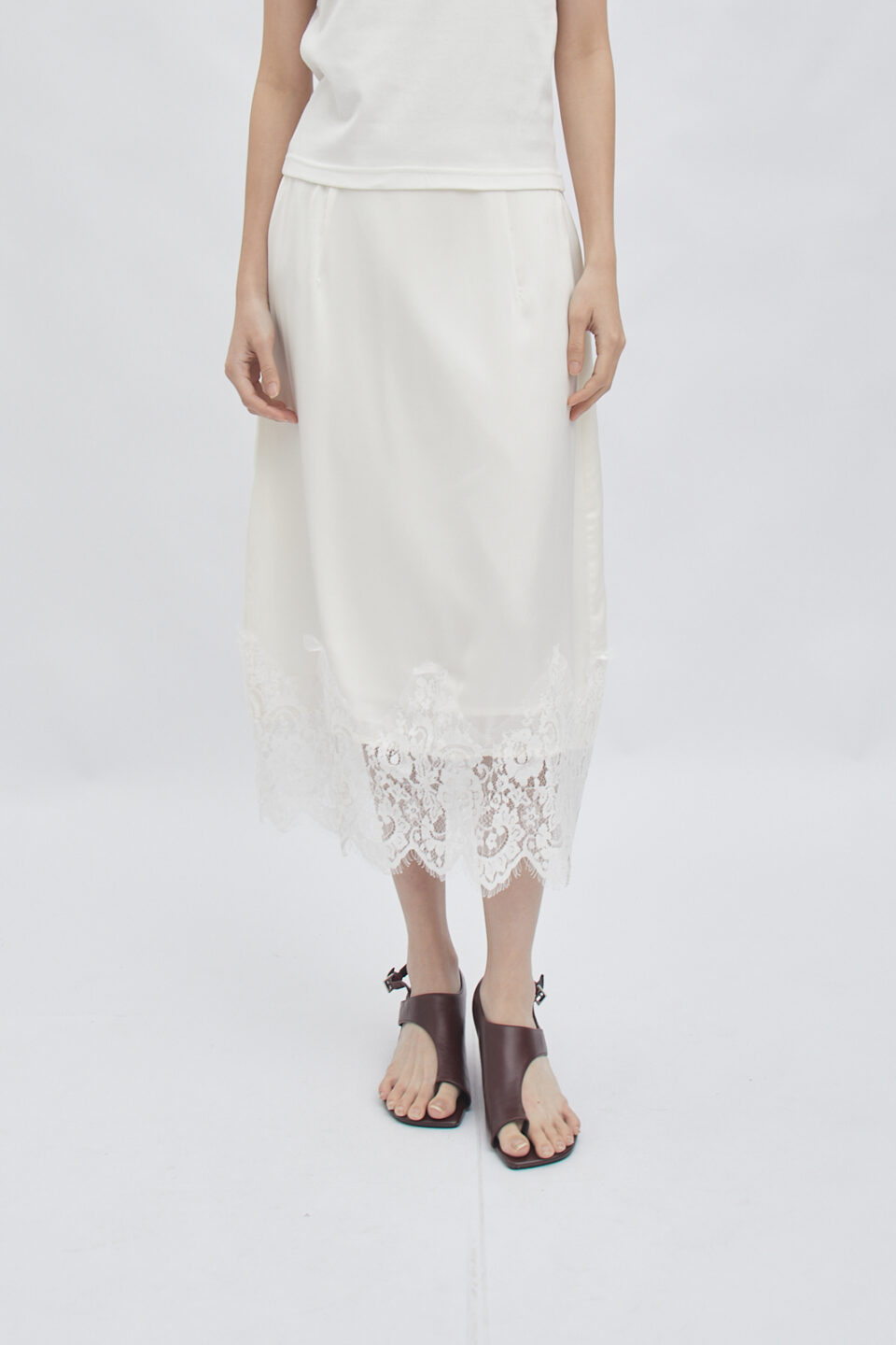 Veil sateen skirt broken white - Image 6